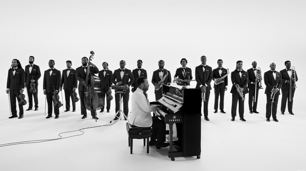 John Legend a Pharrell Williams spojili sily v novinke "Fireflies"