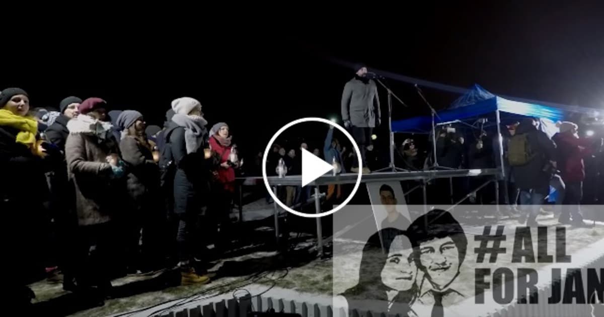 Najdojemnejšia verzia slovenskej hymny! Na počesť Jána Kuciaka ju zaspieval Juraj Benetin