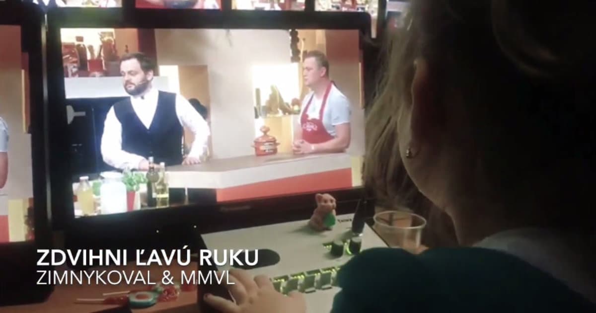 VIDEO: Juniora počas točenie „Moja mama...“ dirigovala vlastná dcéra