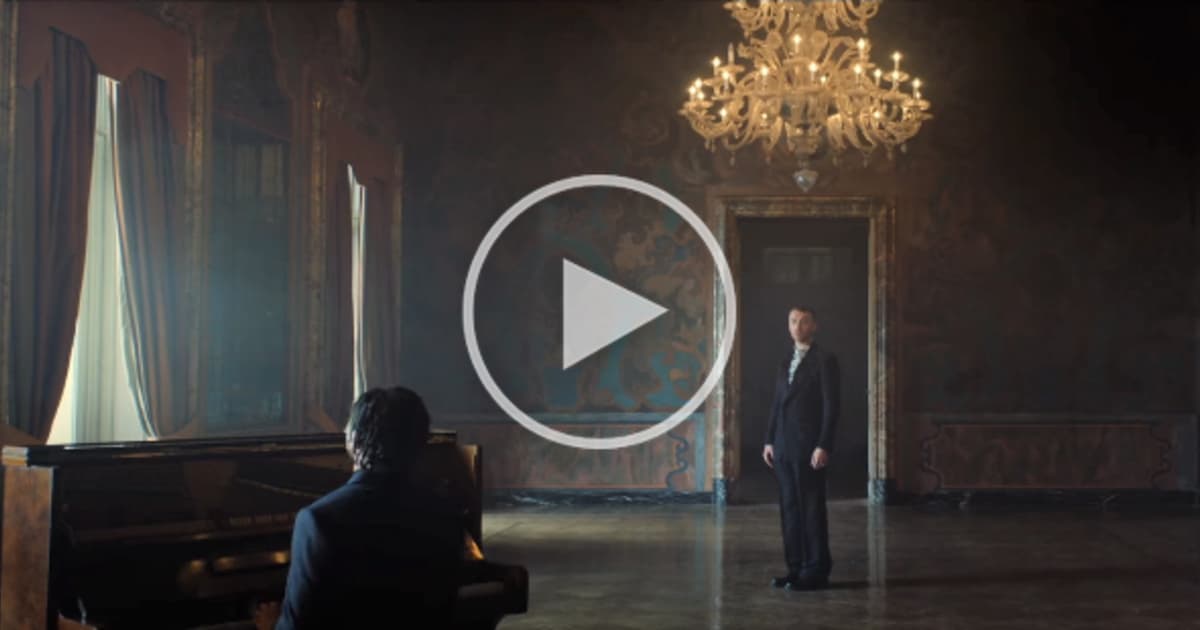 Sam Smith zverejnil klip k songu Pray. Vezme ťa do jednej z najslávnejších talianskych víl