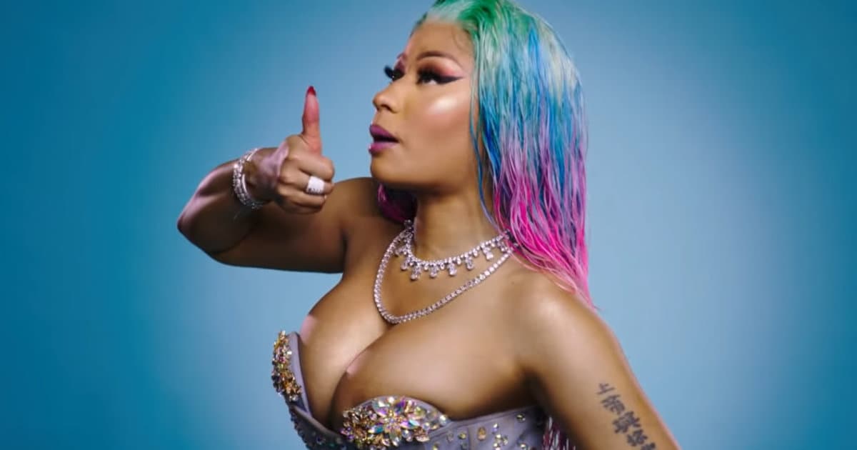 Nicki Minaj vytasila v novom klipe všetky svoje zbrane