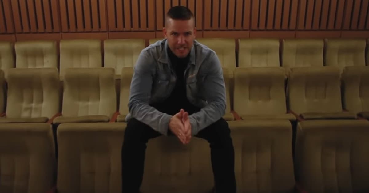 EGO zverejnil spolu s Dalybom song venovaný nezodpovedným rodičom