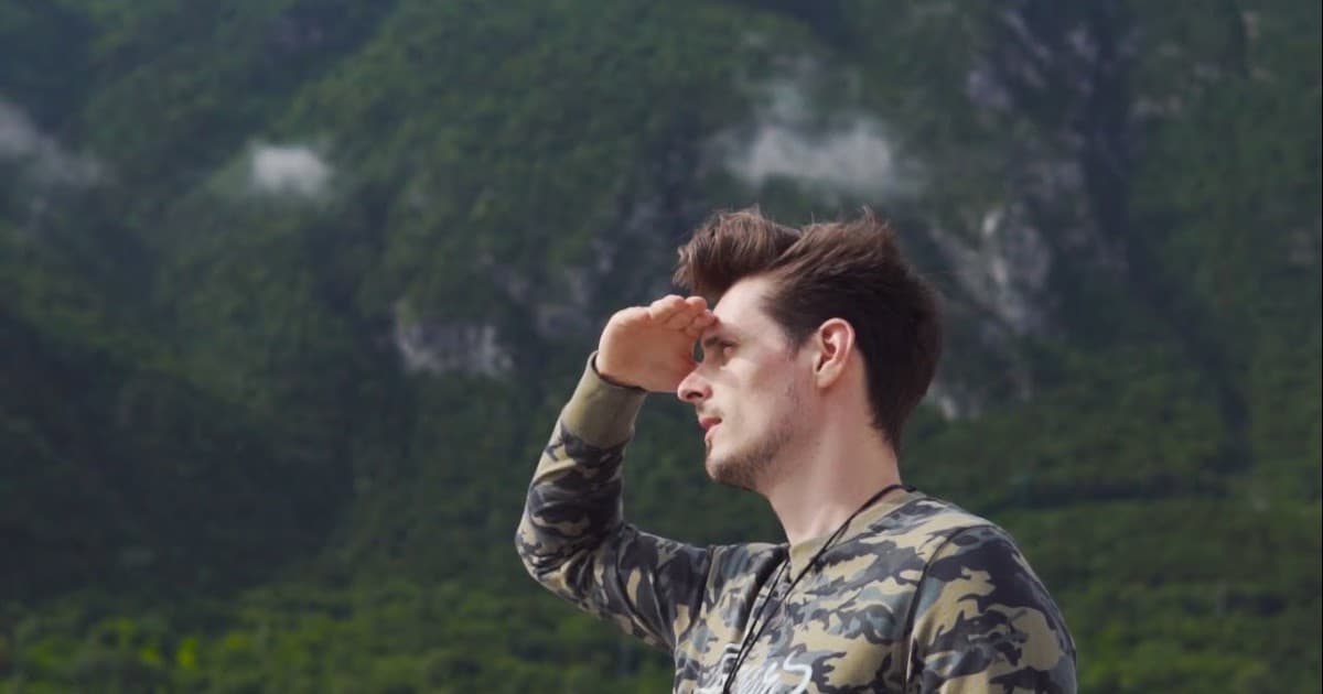 Kapela King Shaolin predstavila rytmickú novinku „Mountain“. Klip ťa prevedie krásnou Európou