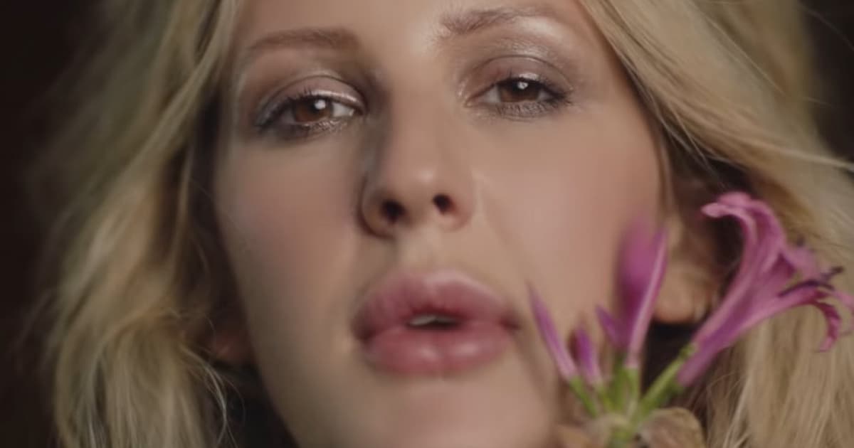 Ellie Goulding sa vracia na scénu. Klip k „Close To Me“ sa natáčal blízko Bratislavy