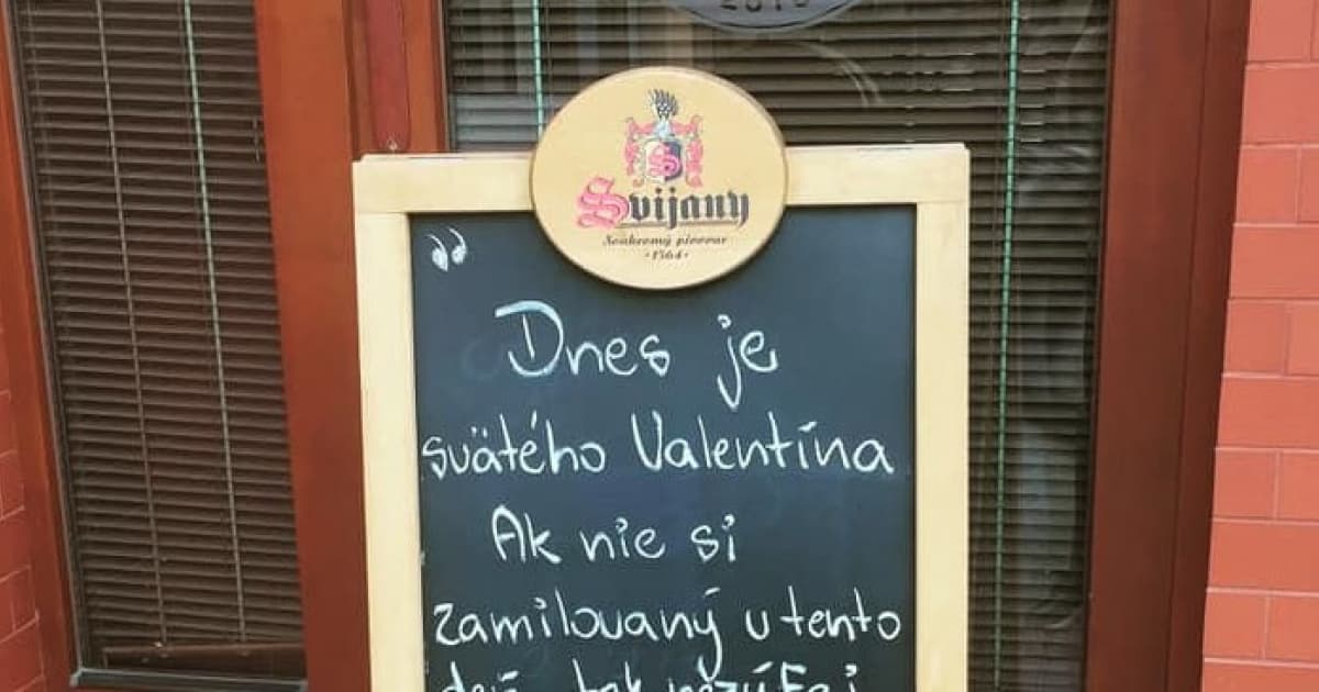 Dnes je Valentín! Táto kaviareň v Hlohovci má pre všetkých nezadaných skvelý odkaz