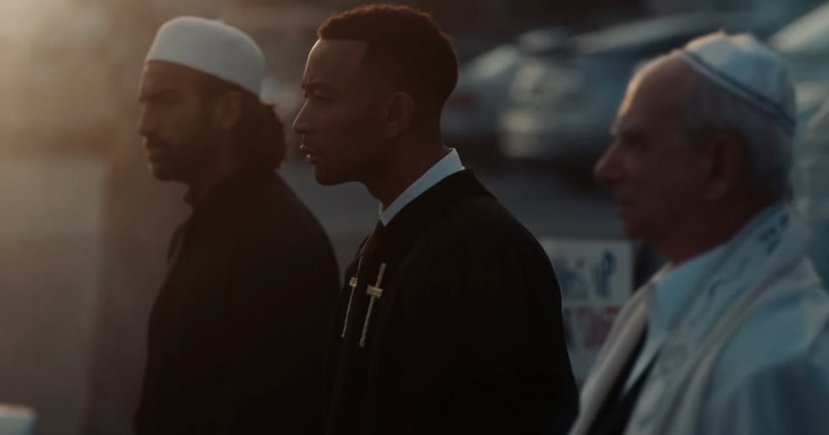 John Legend novinkou „Preach“ bojuje proti zle nastavenému systému