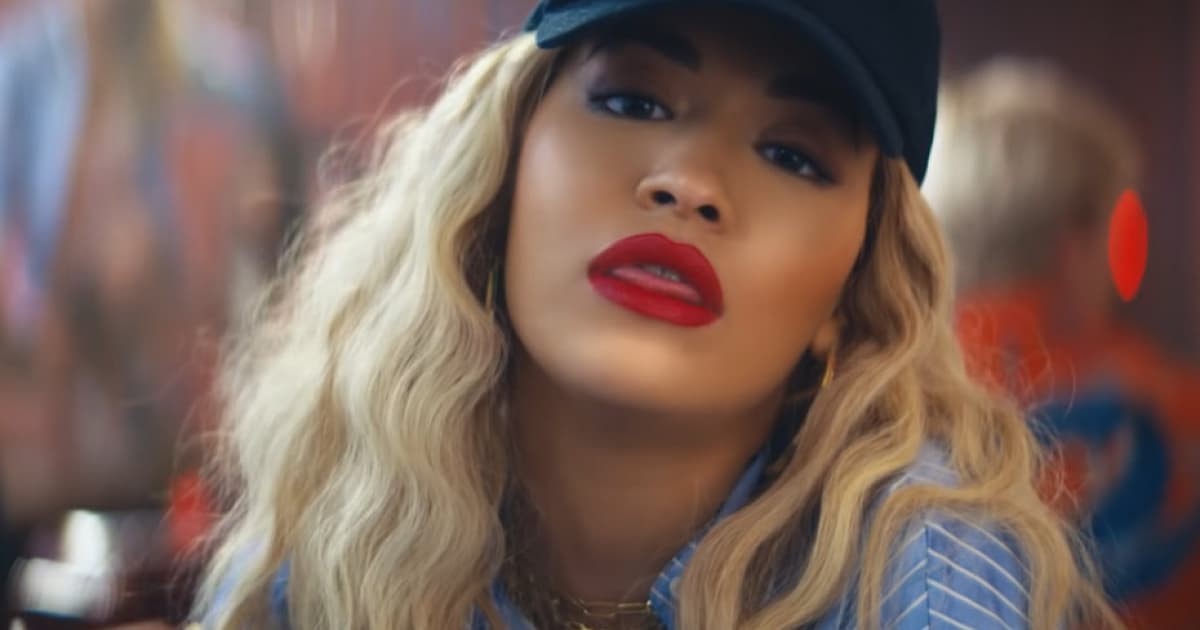 Rita Ora predstavila nový klip k skladbe „Only Want You“