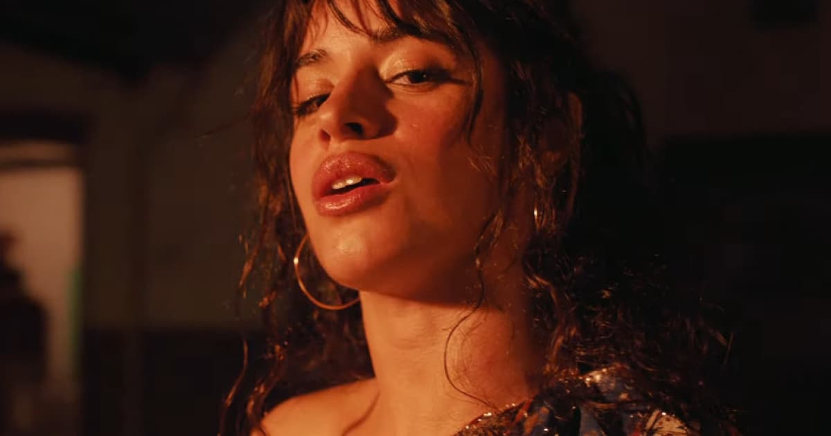 Nádherná Camila Cabello predstavuje novinku „Shameless“. Sleduj ten klip!