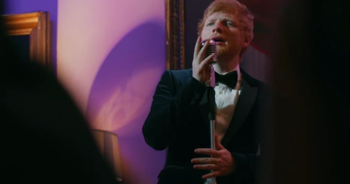 Ed Sheeran má nový klip. Zahrali si v ňom aj známe svetové speváčky!