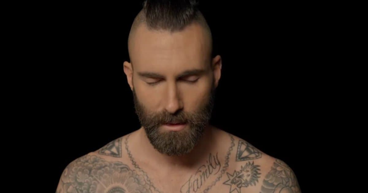 Maroon 5 zverejnili klip k emotívnej novinke „Memories“