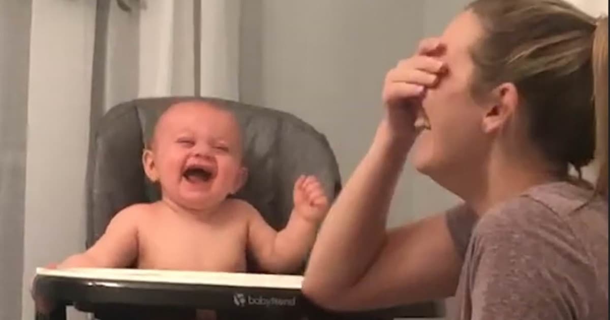 Tejto mame stačí urobiť jednu obyčajnú vec na to, aby jej syn spustil nákazlivý výbuch smiechu