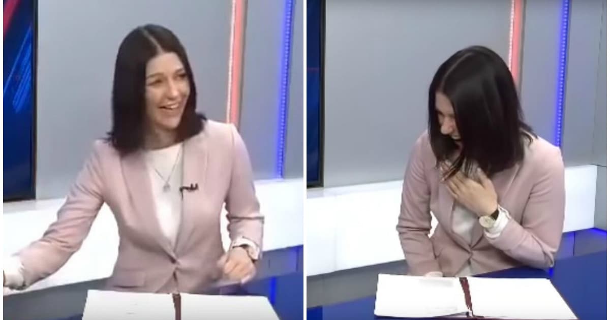 Ruská moderátorka dostala počas čítania správ o nových vládnych opatreniach záchvat smiechu