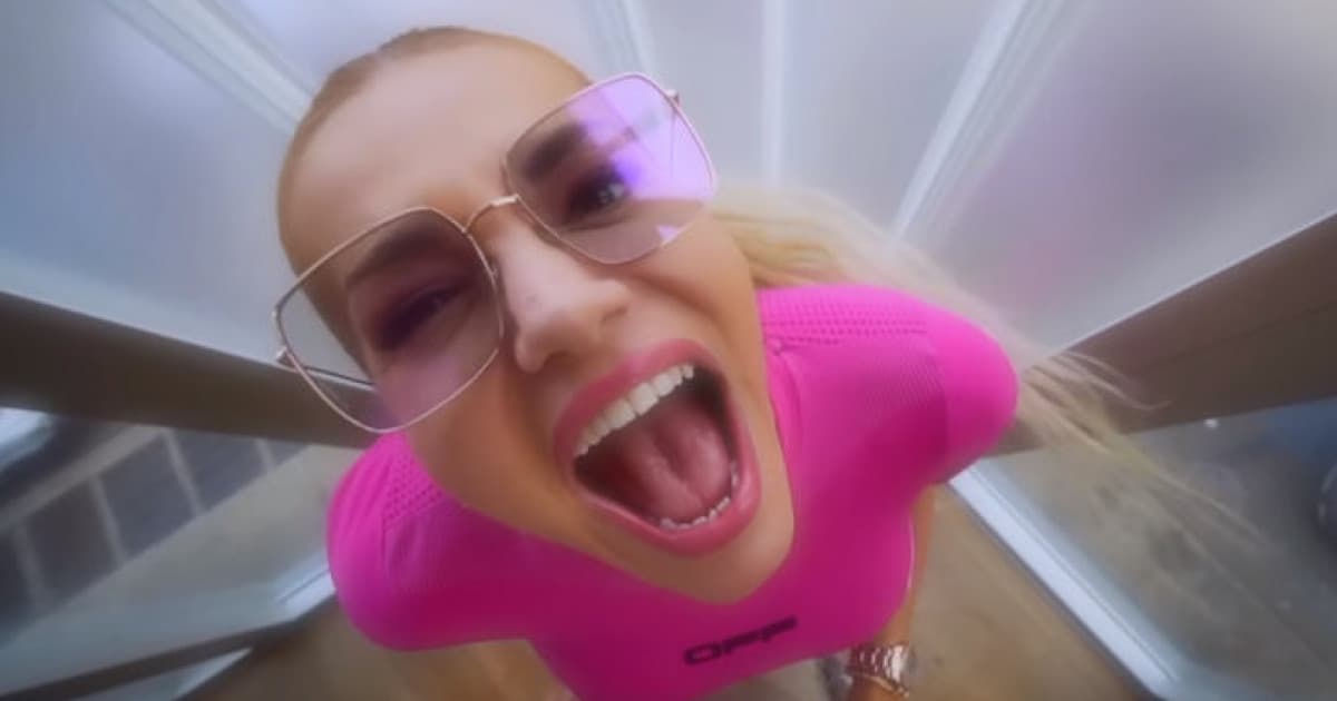 Dara Rolins chce odletieť na tvojej rakete. Sleduj nový klip „hello kitty“