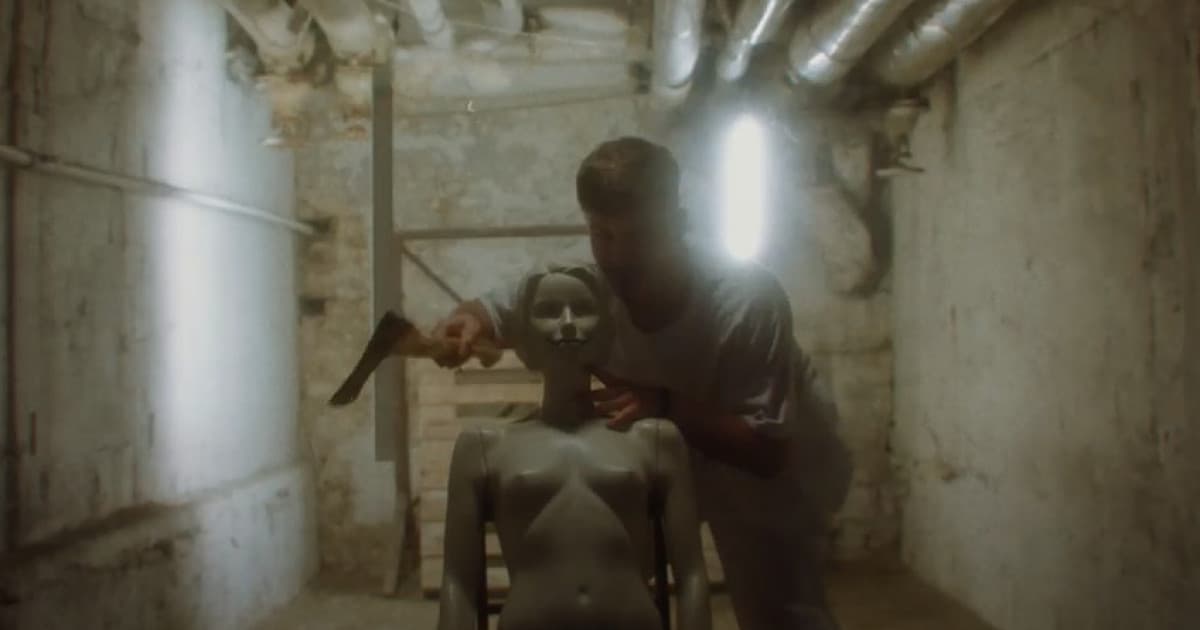 Alan Murin predstavil kontroverzný klip ku skladbe Srdce. Zahral si v ňom psychopata!