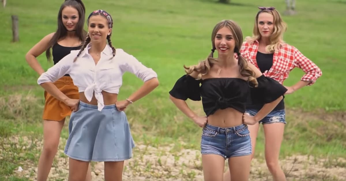 Krásne slovenské devy, vtip aj tanec. Sleduj nový klip prešovskej kapely!