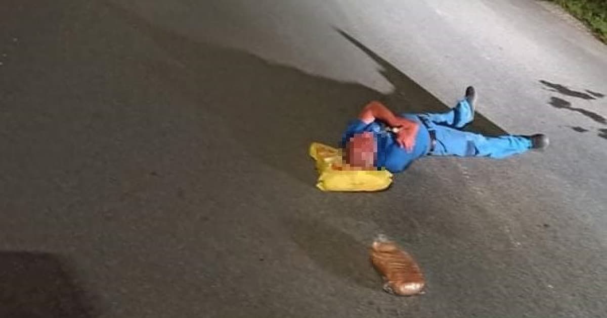 Muž v Jelšave zaspal v strede cesty. Píše o tom polícia: „Asi mal domov ďaleko“