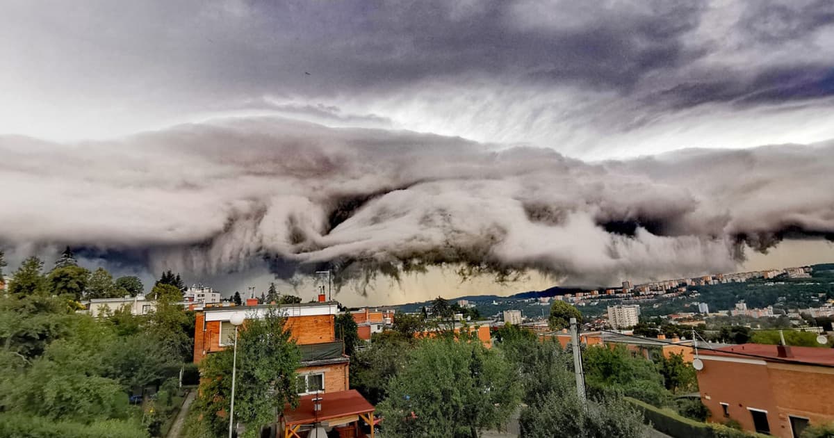 Deň nezávislosti alebo Mordor? Nad hlavami našich susedov sa objavili skutočne zlovestné mraky