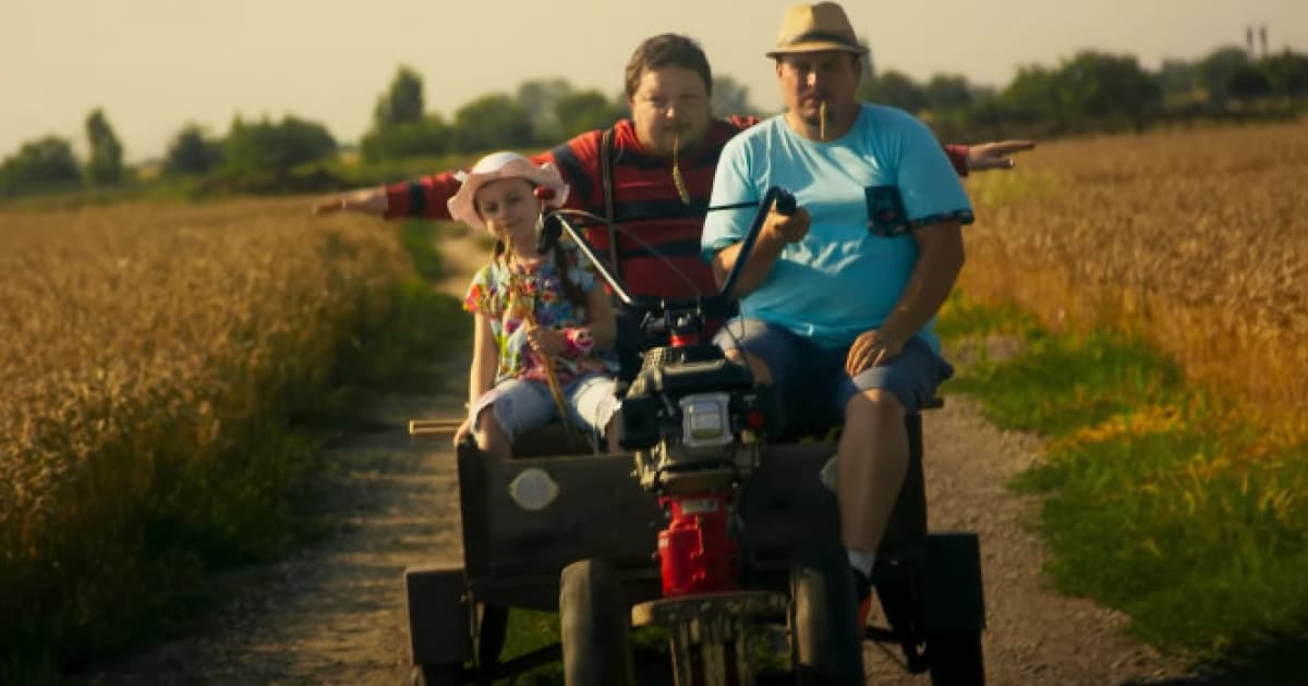 Para a Jana Kirschner urobili titulnú skladbu k filmu Letní rebeli. Do kín príde už v auguste!