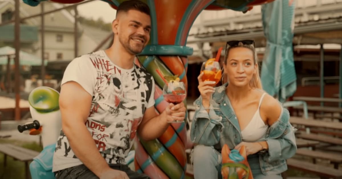 Dominika Mirgová a DJ Mairee sa lúčia s letom rytmickou novinkou. Fanúšikovia sú nadšení!