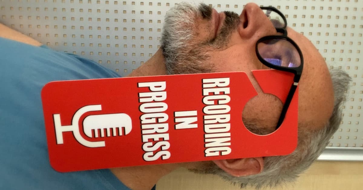 DJ CARLO a jeho nová hodinka tanečnej hudby, ktorá ti prevráti hlavu!
