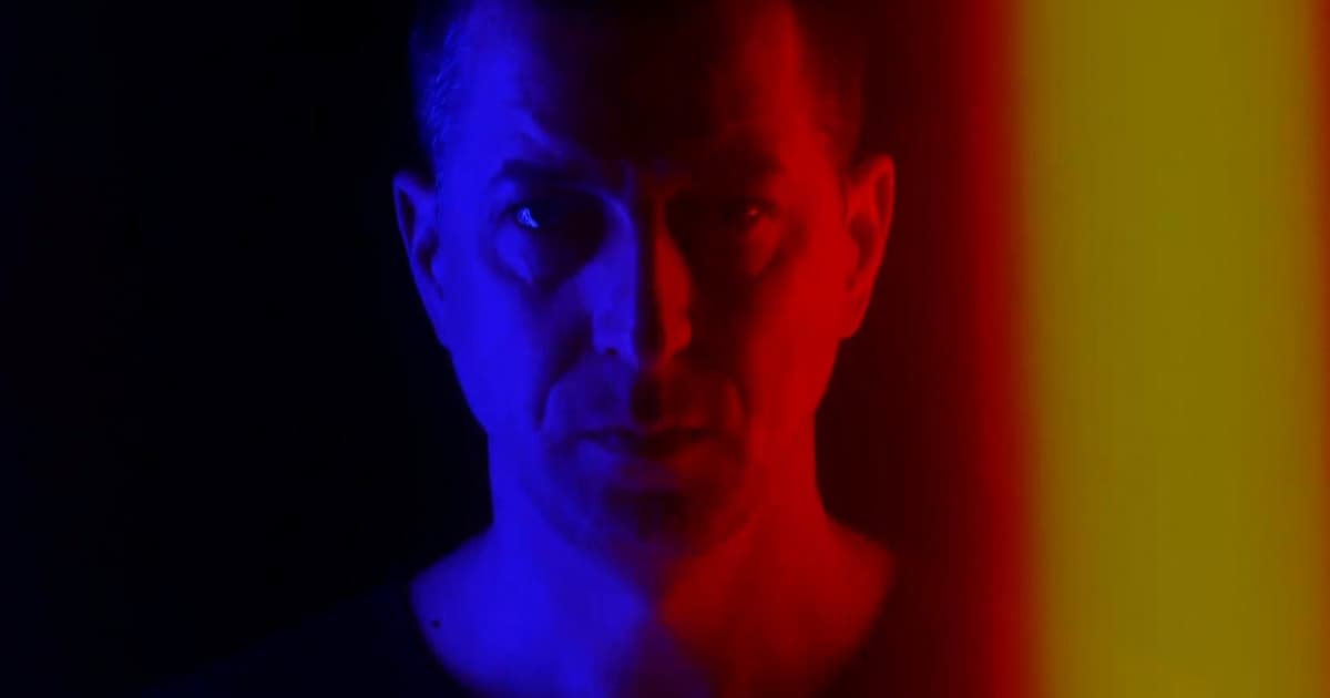 Legenda slovenského rapu VEC vydal nový album. Toto je prvý singel!