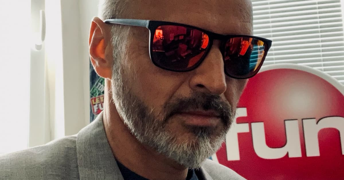 Obúvaj tanečné topánky. DJ Carlo totiž vypustil do sveta nový mix!