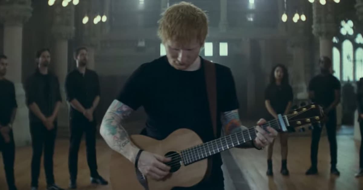 Ed Sheeran predstavil nádhernú baladu, ktorú budeš chcieť počuť stále