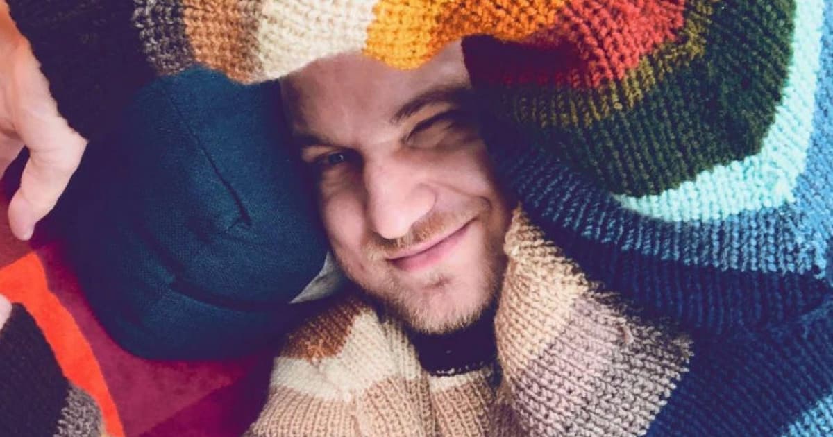 Spevák Lukáš Adamec si uctil Mekyho Žbirku krásnou verziou skladby „Len s ňou“