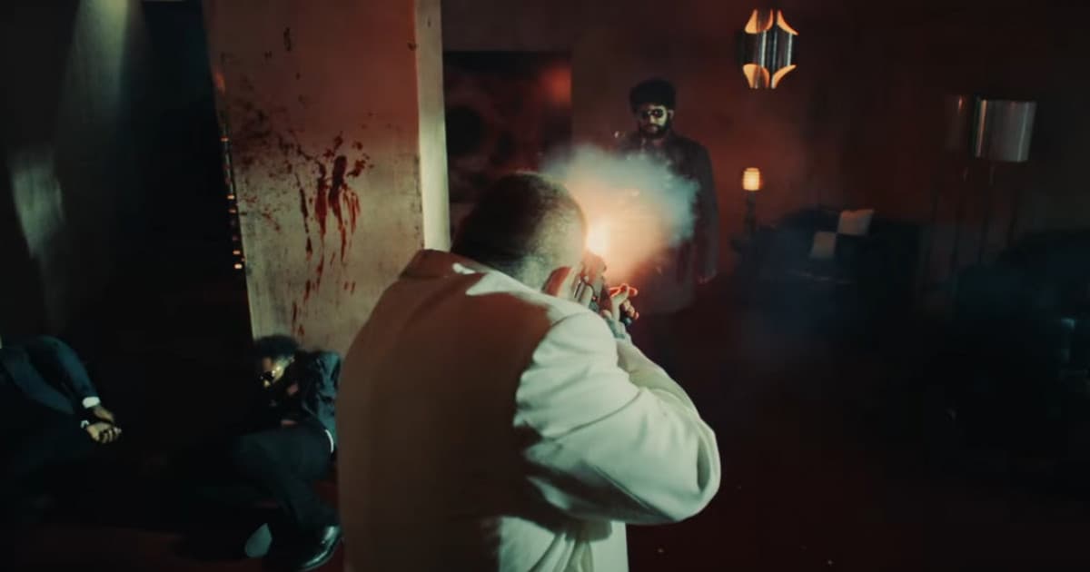 Spolupráca roka sa dočkala klipu. Post Malone a The Weeknd v krvavej prestrelke!