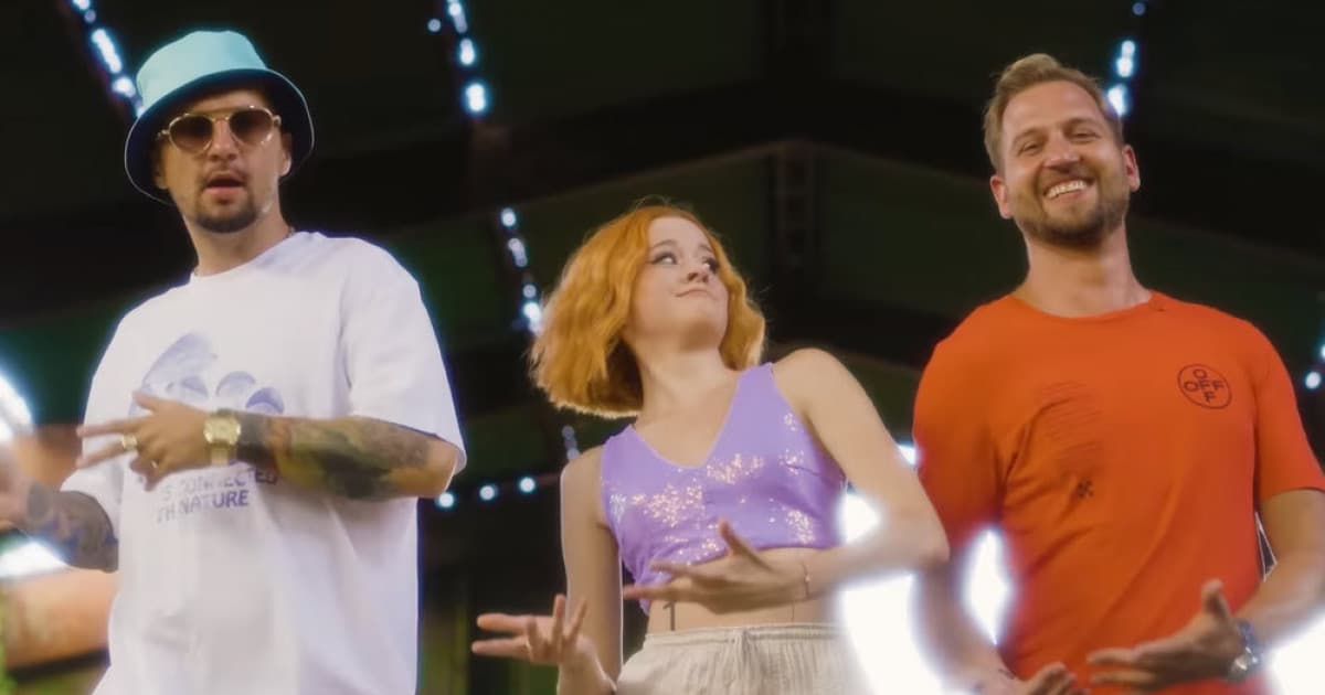 Samo Tomeček, Suvereno a ich pozitívna letná novinka „Mám sa perfektne“