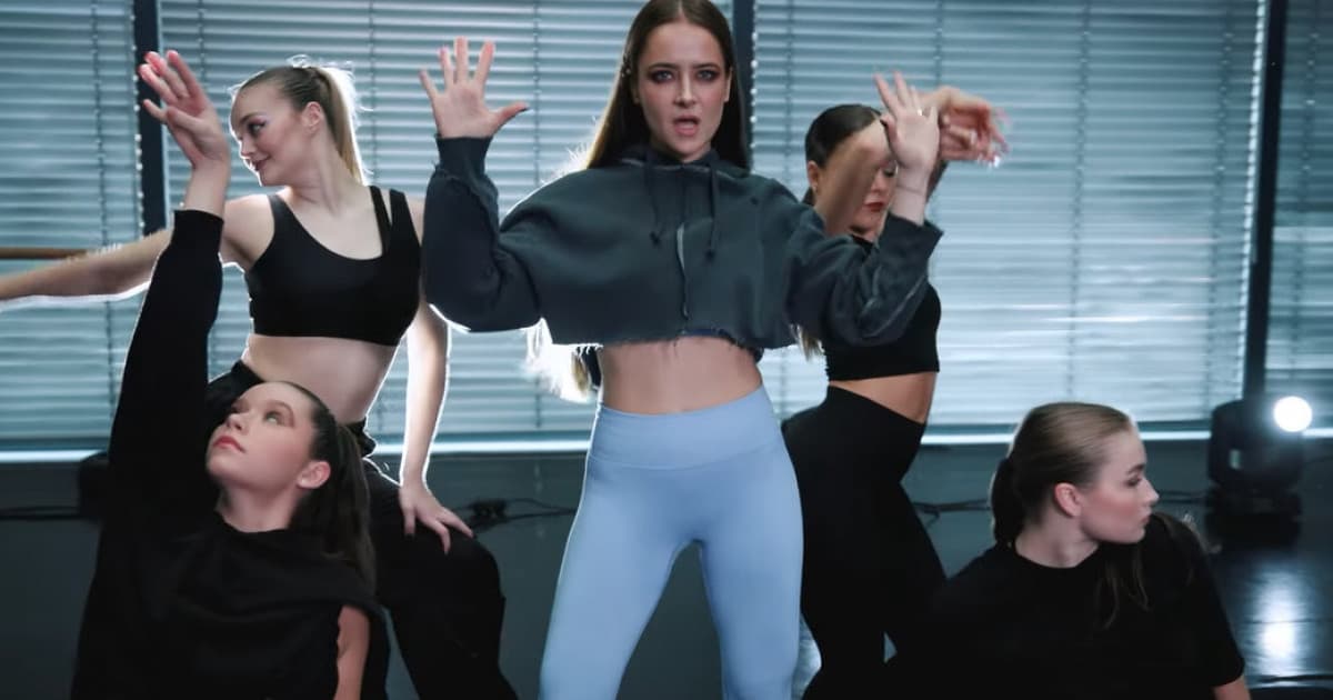 Natália Hatalová v novinke „Domino“ spieva o konci vzťahu