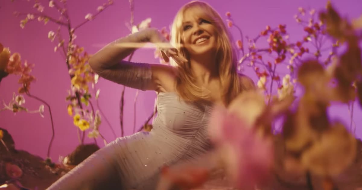 Sia a Kylie Minogue tancujú v spoločnom klipe „Dance Alone“