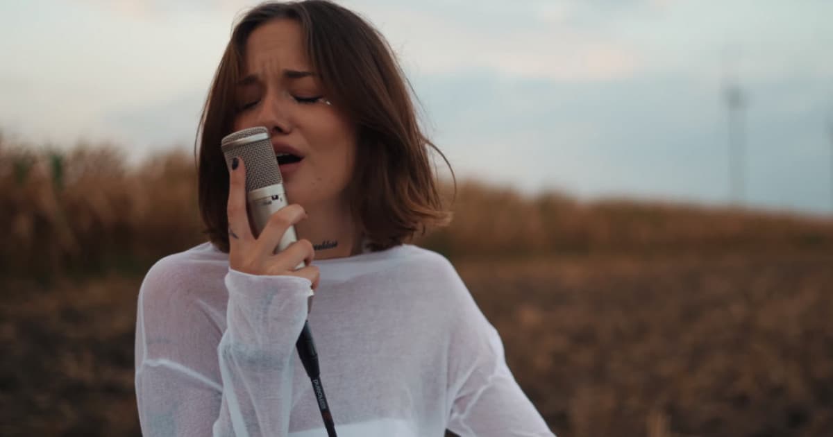 Speváčka Call Dominika s novou skladbou „krátka láska“