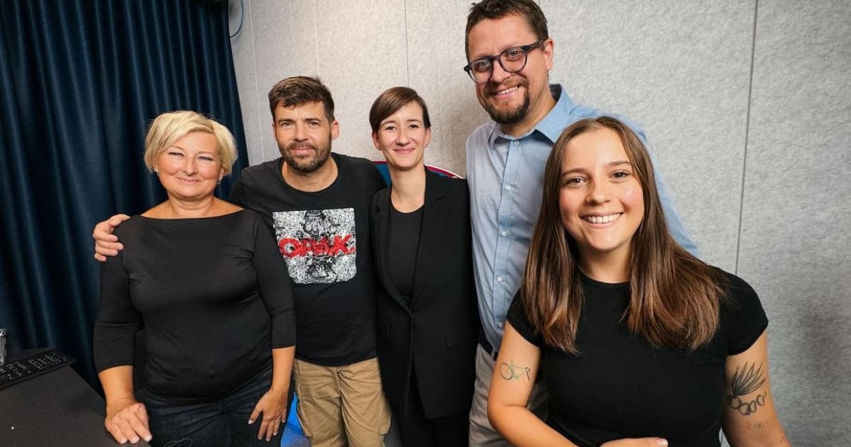 "Nepočujúci majú svoju kultúru, vtipy aj dialekty," nepočujúci Jaroslav Cehlárik a tlmočníčka Barbara Randušková