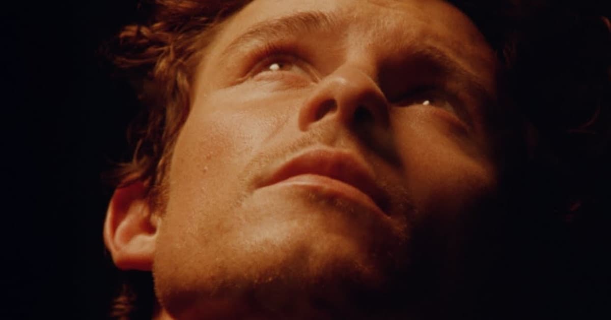 Shawn Mendes predstavil emotívny singel „Heart of Gold“