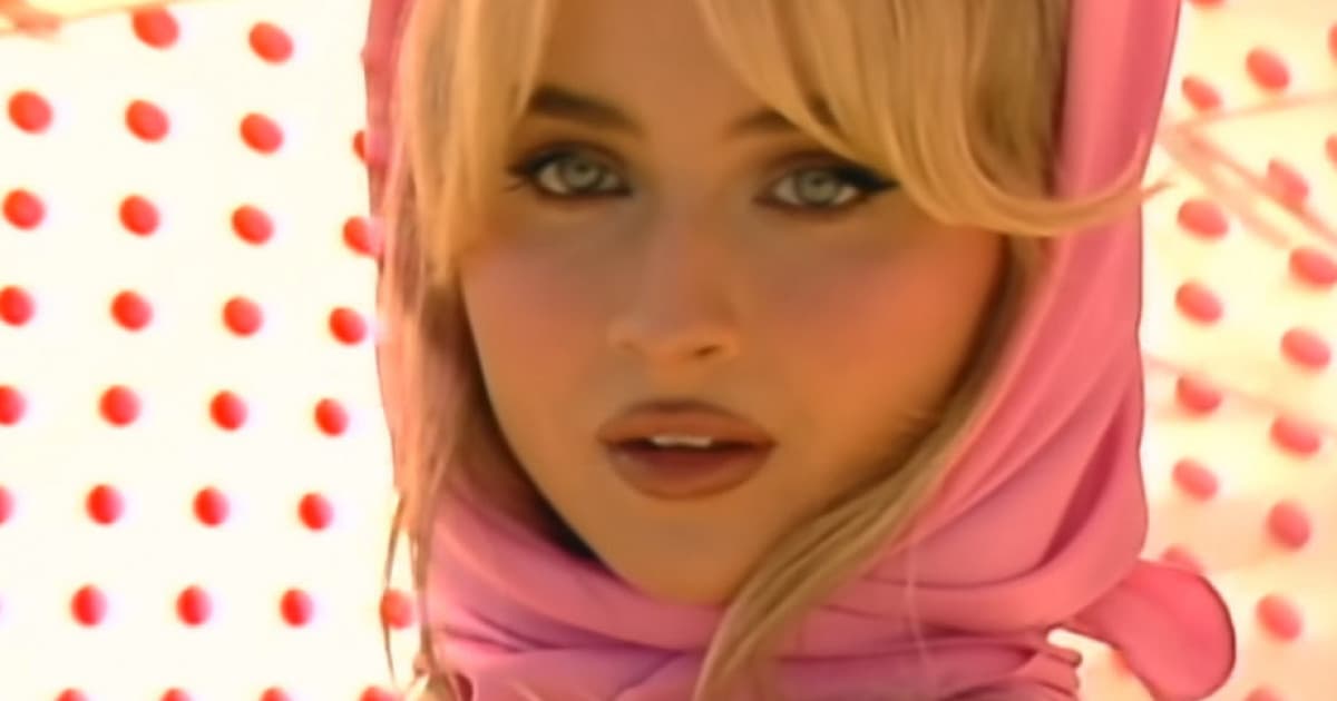 Sabrina Carpenter žiari v novinke „Busy Woman“