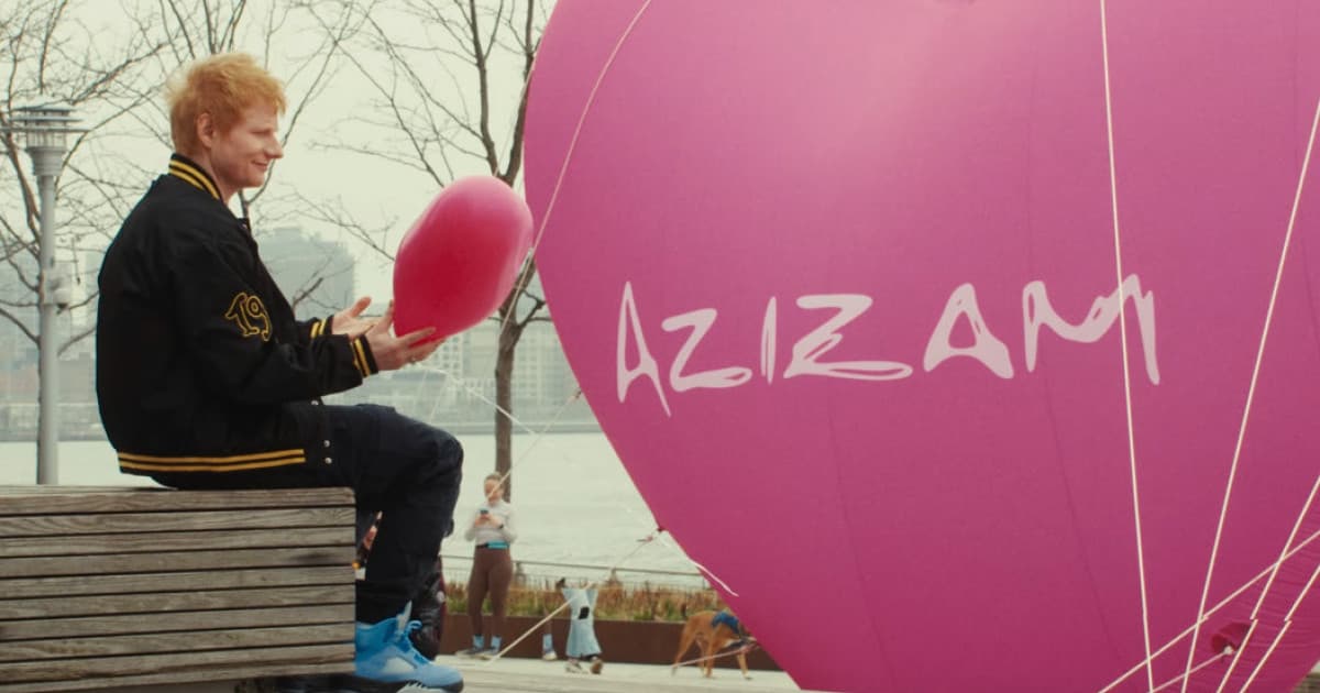 Ed Sheeran predstavuje romantický singel „Azizam“