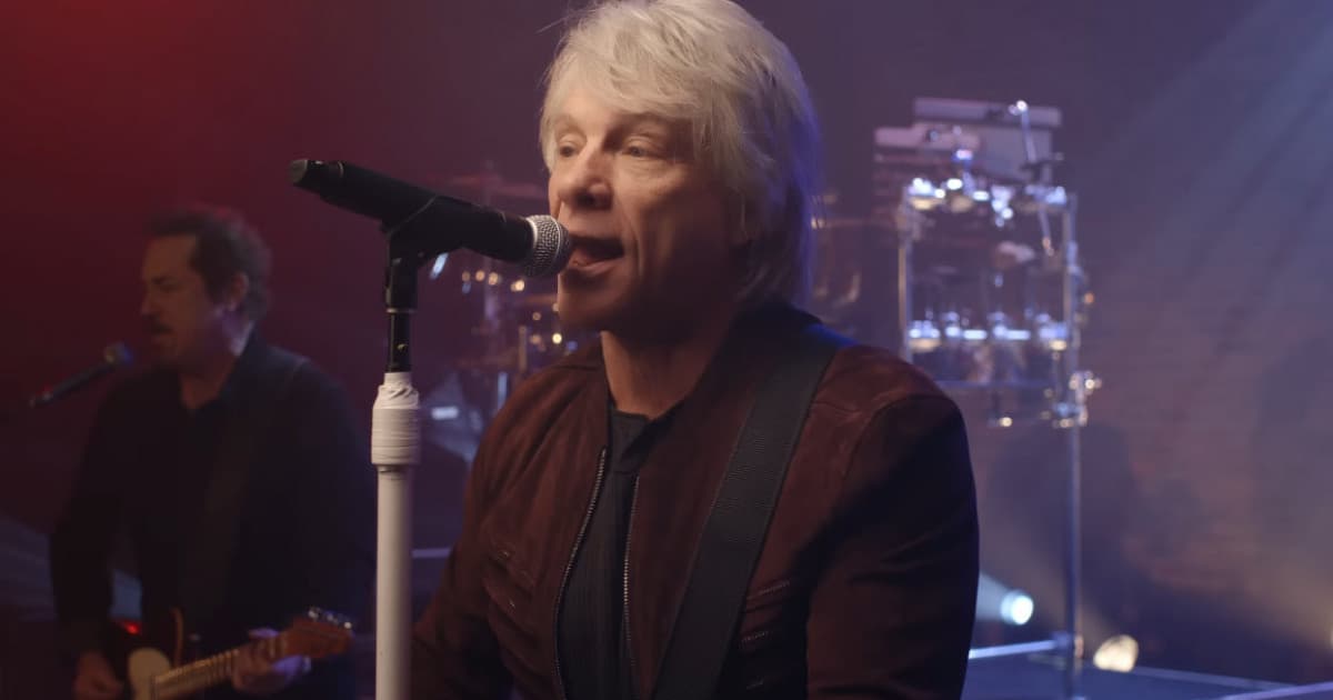 Bon Jovi vzdáva hold New Jersey v novom klipe „Red, White and Jersey“