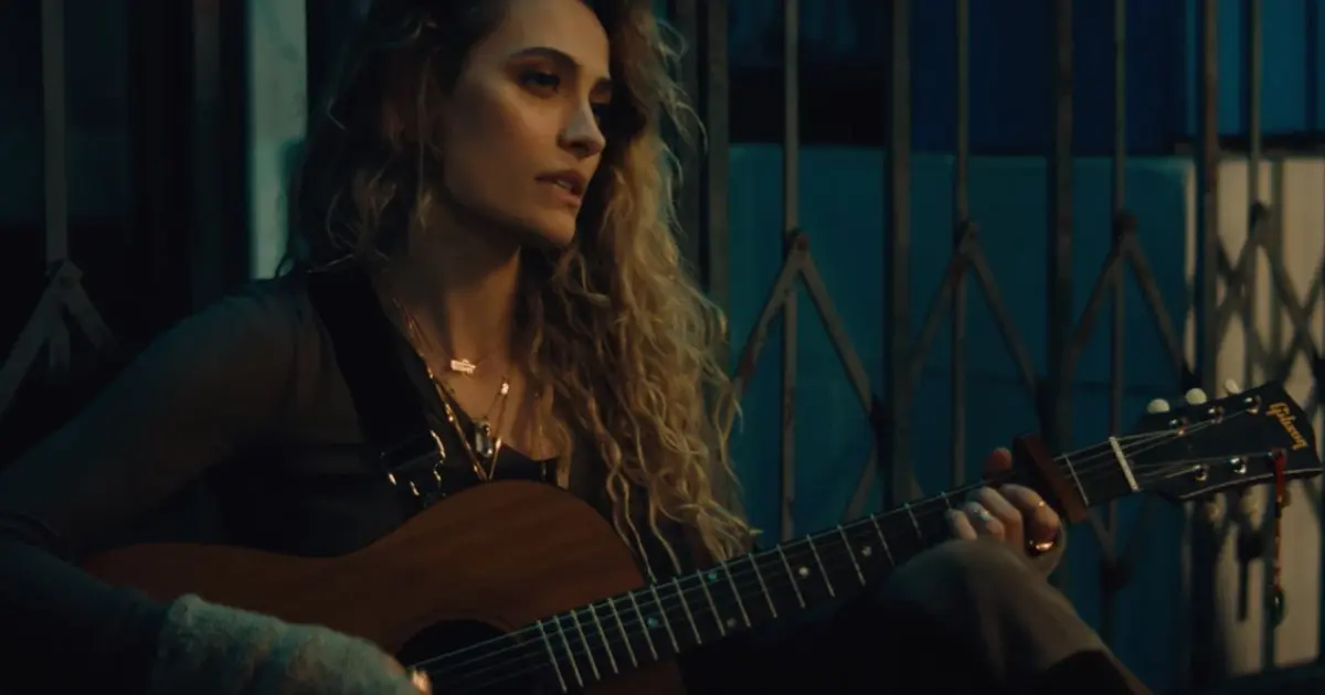 Dcéra kráľa popu, Paris Jackson, predstavuje novinku „Zombies in Love“